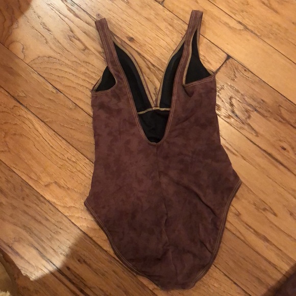 Magic Suit Brwn shirred 8 suit. Medium skirt - Picture 3 of 9